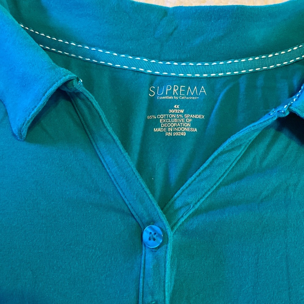 Catherine’s Suprema polo style 4 button shirt 4x, 30/32w